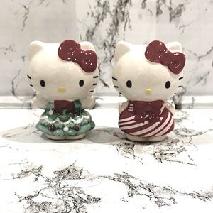 Hello Kitty Holiday Salt & Peeper Shakers Set - Ceramic